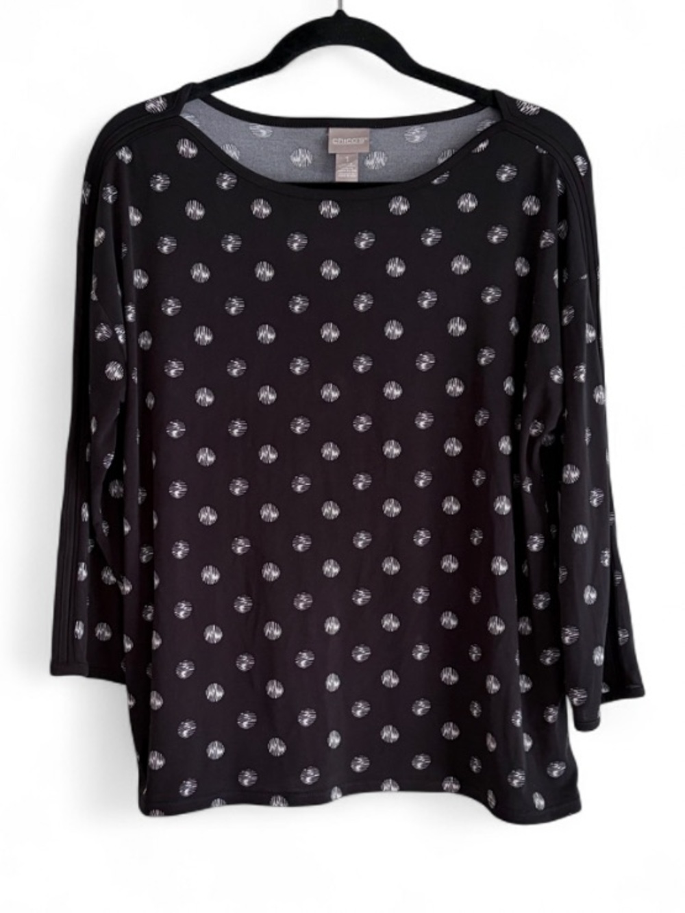 Chico's Black Dot Print Boatneck 3/4 Sleeve Stretch Knit Shirt Size 1